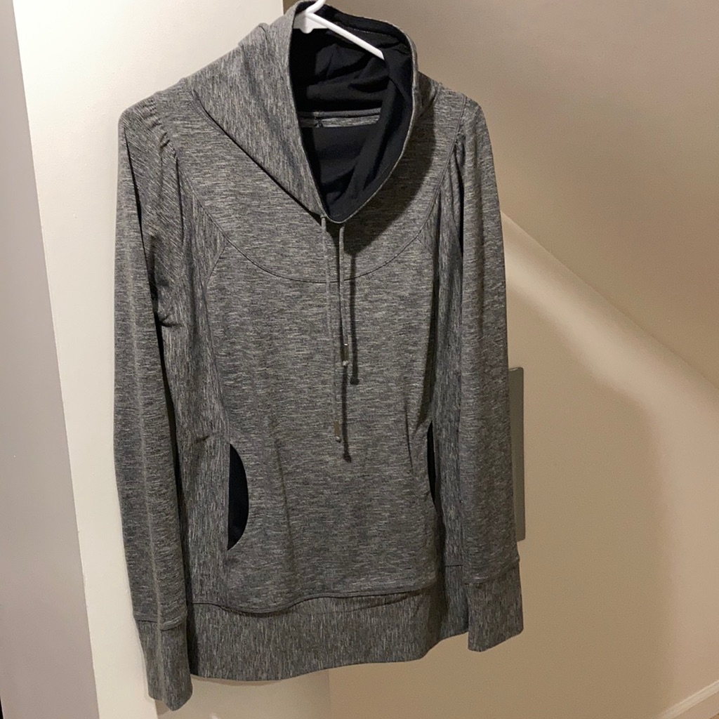 Prana Heather Gray Pullover Hoodie With Black Lining